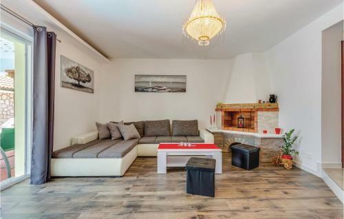 Three-bedroom Holiday Home In Krasica
