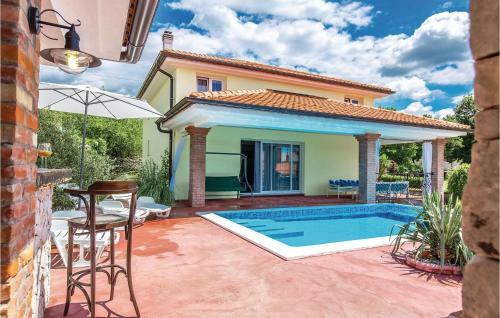 Three-bedroom Holiday Home In Krasica