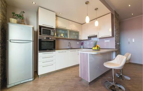 Three-bedroom Apartment In Kastel Sucurac