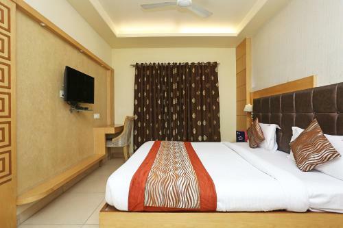 Capital O 1547 Hotel The Oasis