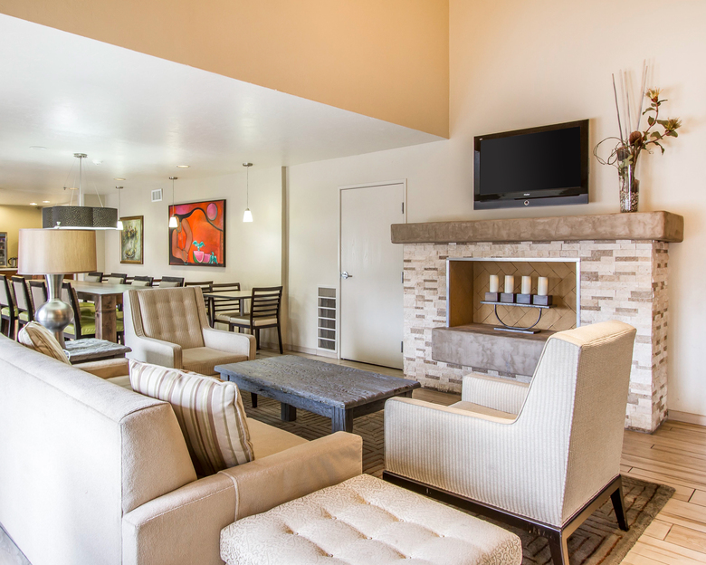 Hotel Comfort Suites At Tucson Mall