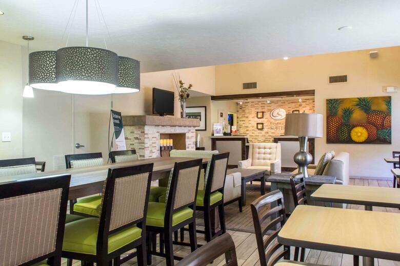 Hotel Comfort Suites At Tucson Mall