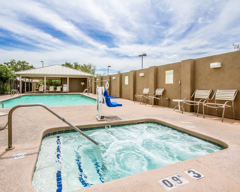 Hotel Comfort Suites At Tucson Mall