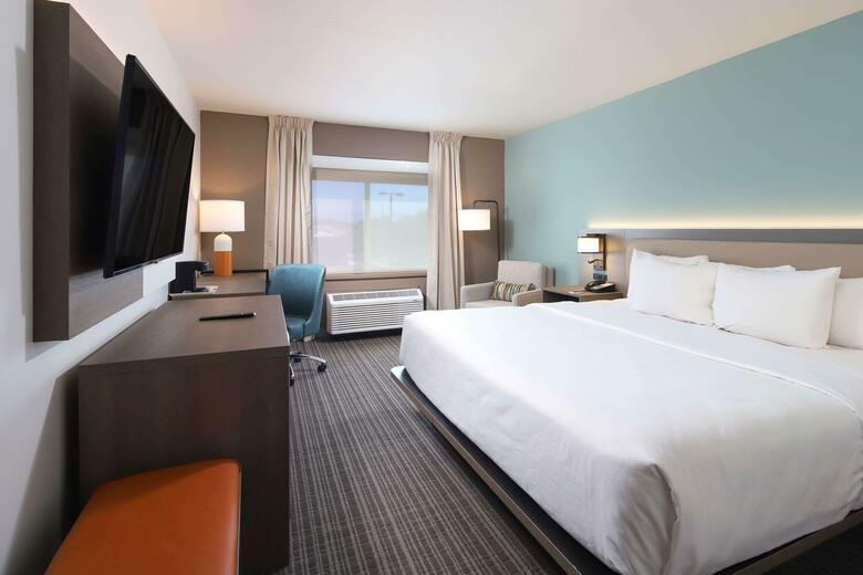 Hotel Comfort Suites At Tucson Mall