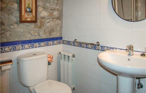 Four-bedroom Holiday Home In Penamellera Baja