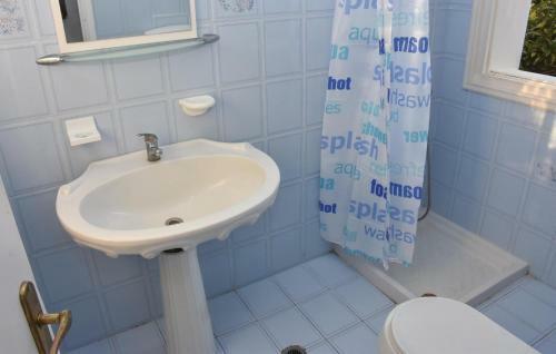 Four-bedroom Holiday Home In Agios Vasilios