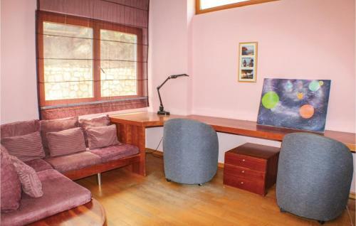 Five-bedroom Apartment In Porto Rafti, Attiki
