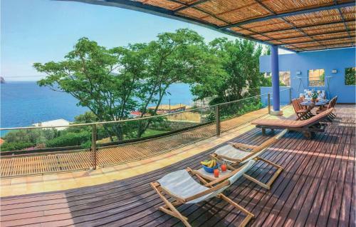 Five-bedroom Apartment In Porto Rafti, Attiki