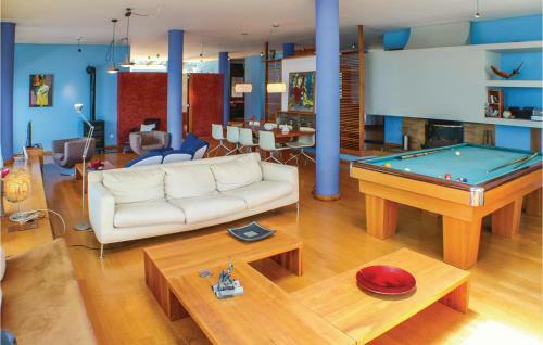 Five-bedroom Apartment In Porto Rafti, Attiki