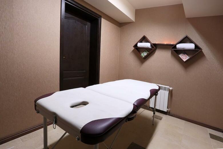 Royal Park And Spa Hotel