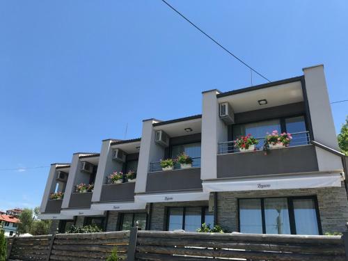 Hostal Friends Villa