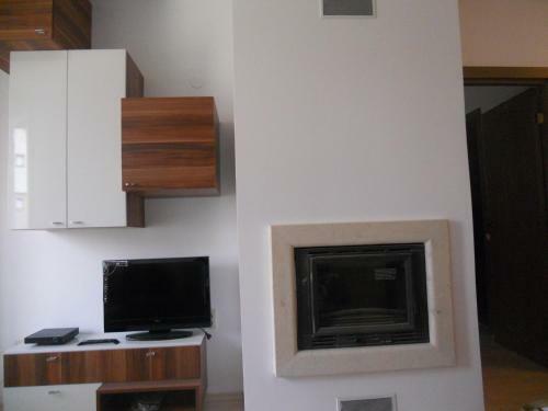 Roy's Apartment In St John Park