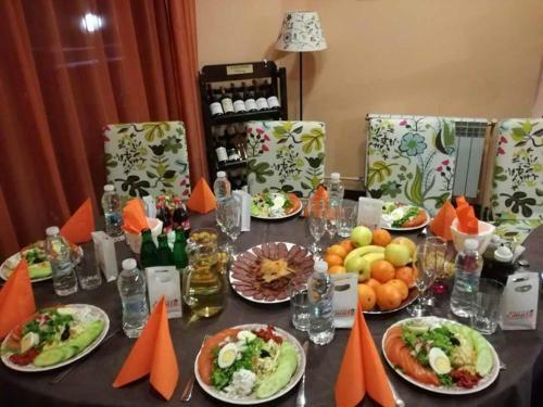 Hotel Emaly Green
