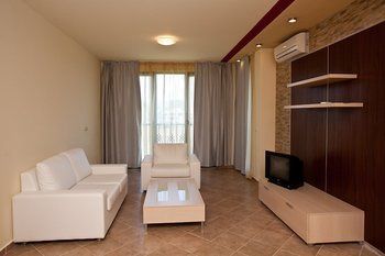 Apartments In Green Life Beach Resort