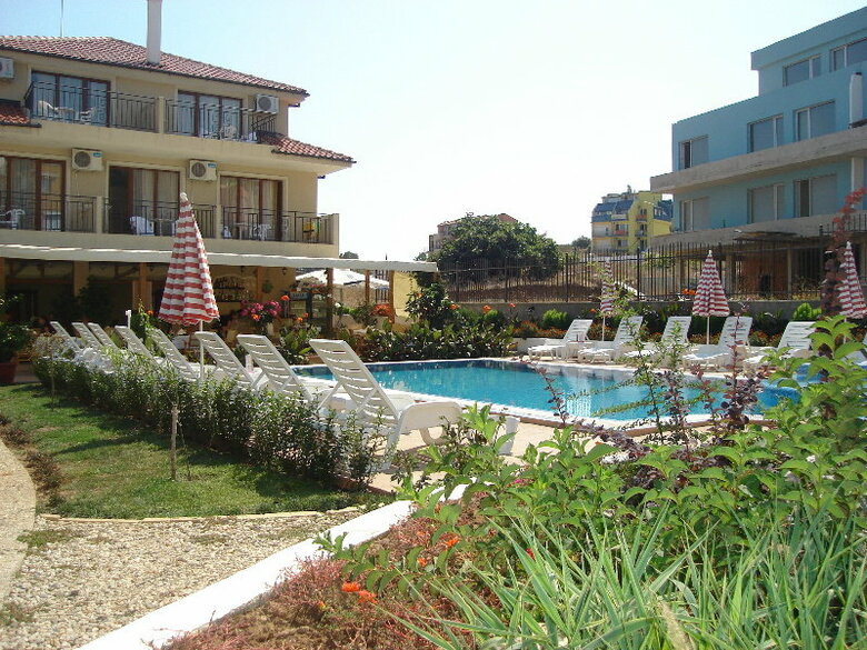 Hotel Muzite (the Muses)