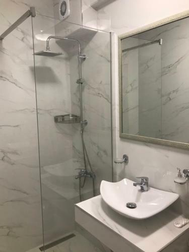 Leonidas Studio Apartments