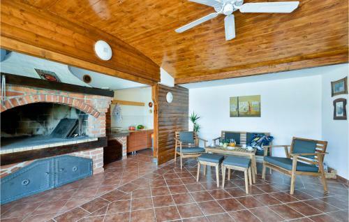 Four-bedroom Holiday Home In Beretinec