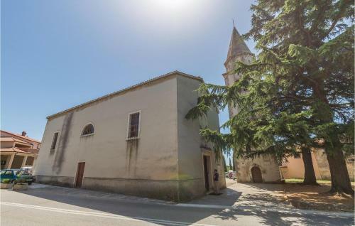 Four-bedroom Holiday Home In Dubravci