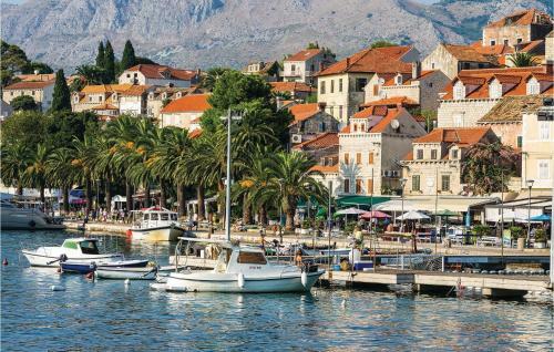 Three-bedroom Holiday Home In Brotnice