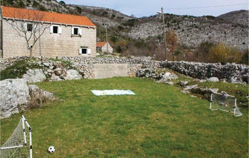 Three-bedroom Holiday Home In Brotnice