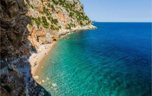 Three-bedroom Holiday Home In Brotnice