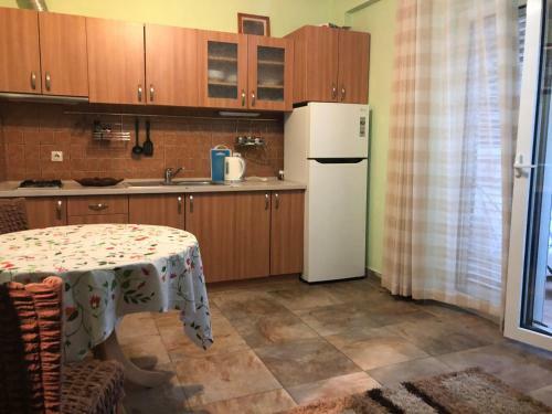 Garden & Swimming Pool Apartments Orahovac
