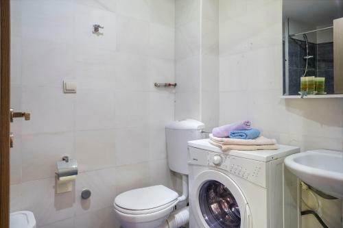 Garden & Swimming Pool Apartments Orahovac