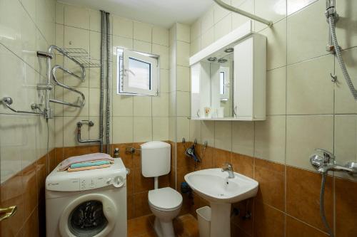 Garden & Swimming Pool Apartments Orahovac