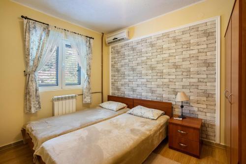 Garden & Swimming Pool Apartments Orahovac