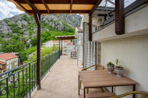 Garden & Swimming Pool Apartments Orahovac