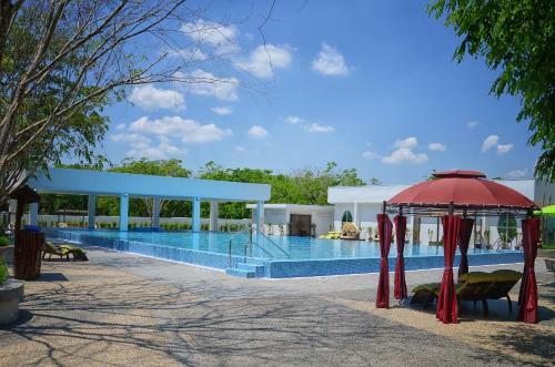 Orchard Wellness Safari Suites