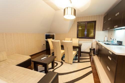 Hostal Guest House Vila Bajka