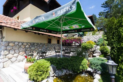 Hostal Guest House Vila Bajka