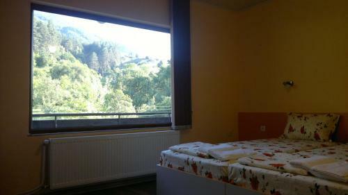 Hostal Slavina Guest House