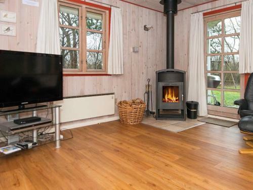 Four-bedroom Holiday Home In Oksb�l 6