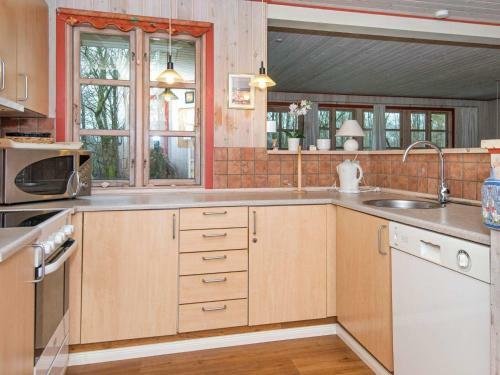 Four-bedroom Holiday Home In Oksb�l 6