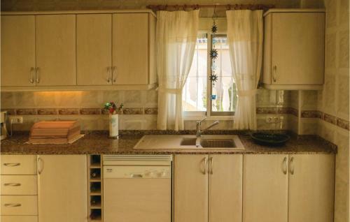 Three-bedroom Holiday Home In Benferri