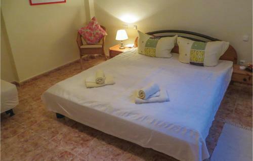 Three-bedroom Holiday Home In Benferri