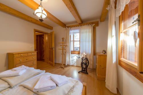 Hotel Vala?sk� Chalupy Resort