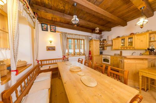 Hotel Vala?sk� Chalupy Resort