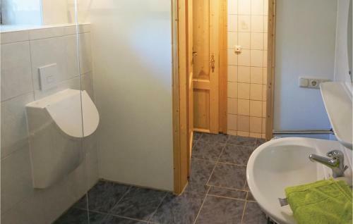 Five-bedroom Holiday Home In Presseck