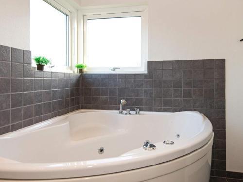 Five-bedroom Holiday Home In Glesborg 4