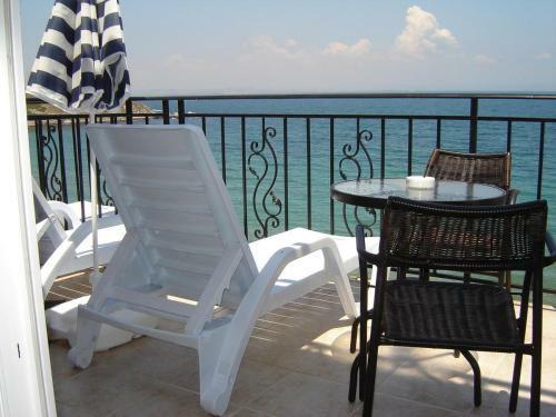 Hostal Villa Lazuren Bryag 2