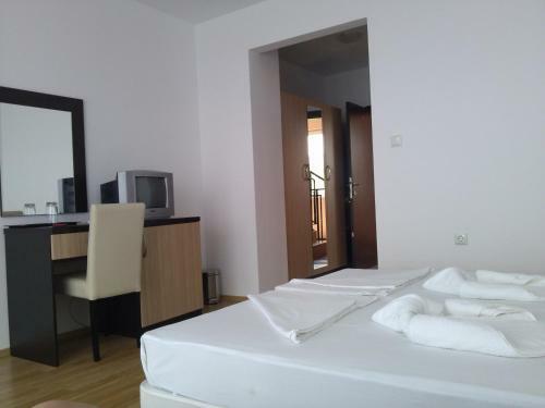 Hostal Villa Lazuren Bryag 2