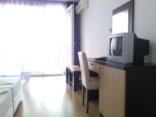 Hostal Villa Lazuren Bryag 2