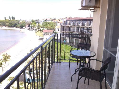Hostal Villa Lazuren Bryag 2