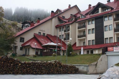 Deluxe Apartments
