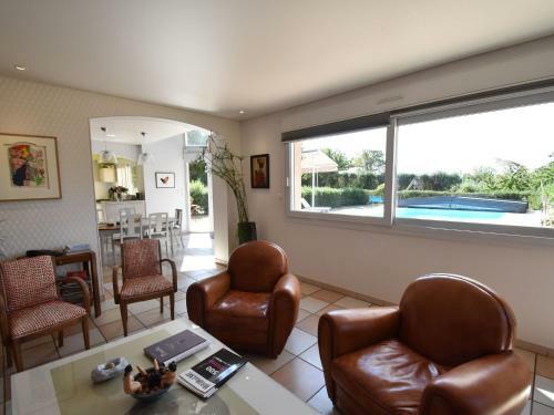 Idyllic Villa In Leynes With Swimming Pool
