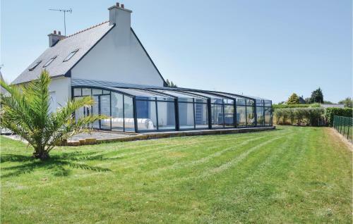Four-bedroom Holiday Home In Plouezec