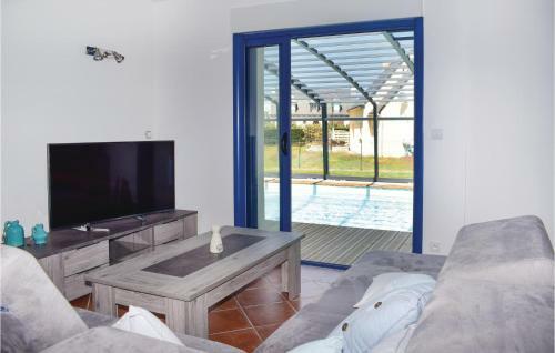 Four-bedroom Holiday Home In Plouezec